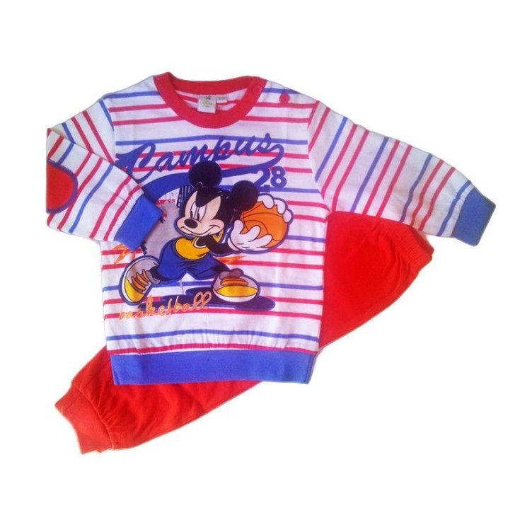 Gestrickter Pyjama, T-Shirt und Baby
