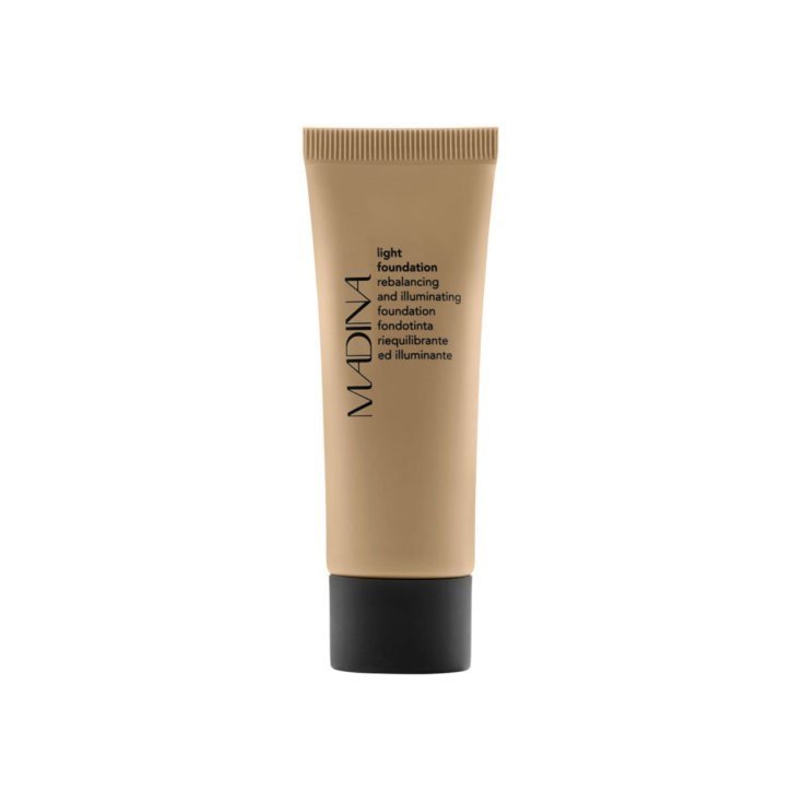 Madina Milano Light Foundation am 04